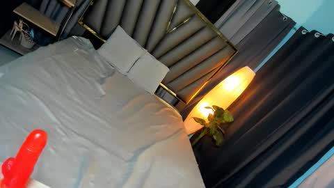 Belle online show from September 2025 10:51:01 AM