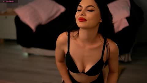 Maria online show from October 2025 07:41:01 AM