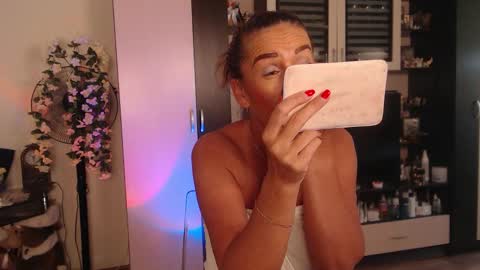 Snapshot of silenaa_sloussen chatting on September 2025 05:12:01 AM silenaa_sloussen online show from September 2025 05:12:01 AM