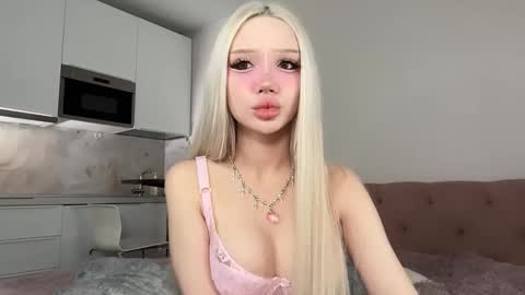 Diana  online show from October 2025 05:24:02 PM