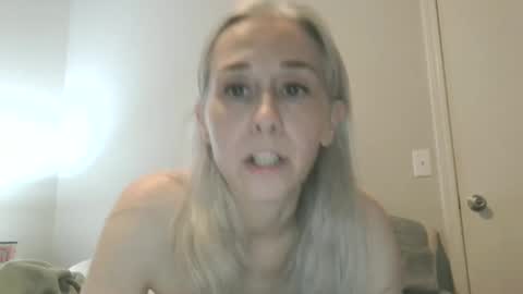 Snapshot of silversuccubus chatting on September 2025 02:22:02 PM silversuccubus online show from September 2025 02:22:02 PM