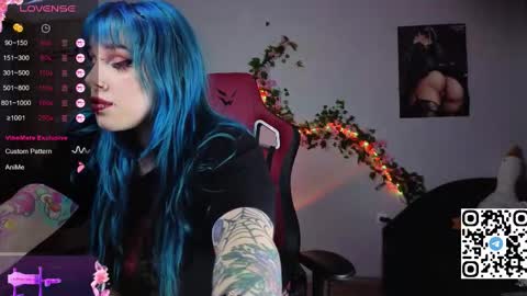 silvia_santorskii online show from October 2025 09:18:01 AM