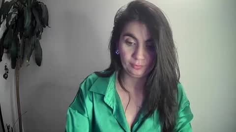 Silvie online show from December 2024 05:42:02 AM
