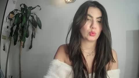 Silvie online show from March 2025 01:28:01 AM