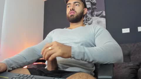 simon_leon01 online show from December 2024 11:38:01 AM