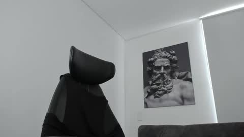 Snapshot of simon_leon01 chatting on October 2025 12:57:02 PM simon_leon01 online show from October 2025 12:57:02 PM