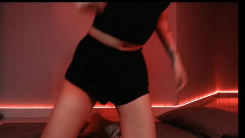 Snapshot of simonashowmeup chatting on October 2025 11:37:02 PM Simy online show from October 2025 11:37:02 PM