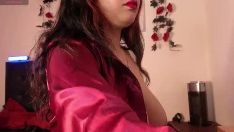 Snapshot of simone_philll chatting on October 2025 07:33:01 PM Simone Phill online show from October 2025 07:33:01 PM