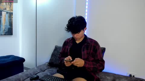  Simon  online show from February 2025 01:09:02 PM