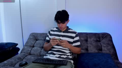  Simon  online show from February 2025 02:37:01 PM