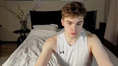 Snapshot of simonwnl chatting on February 2025 06:29:01 AM Simon online show from February 2025 06:29:01 AM