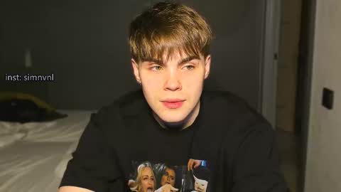 Snapshot of simonwnl chatting on November 2025 11:40:01 PM Simon online show from November 2025 11:40:01 PM