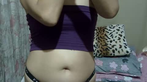 Snapshot of simply_me143 chatting on October 2025 12:54:01 AM mia online show from October 2025 12:54:01 AM