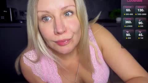 A present for me  online show from September 2025 06:54:01 PM