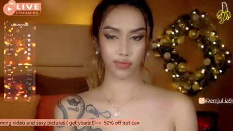 Snapshot of simplyjullia chatting on December 2024 02:20:02 AM online show from December 2024 02:20:02 AM