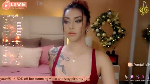 Snapshot of simplyjullia chatting on December 2024 09:22:01 PM online show from December 2024 09:22:01 PM