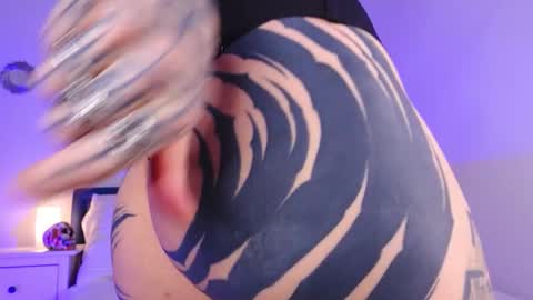 Ms. Sindel online show from October 2025 01:43:02 PM