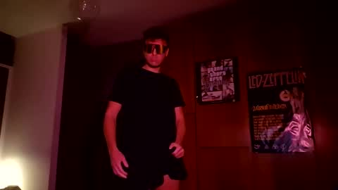 Snapshot of sinvi1915 chatting on October 2025 10:43:01 PM sinvi1915 online show from October 2025 10:43:01 PM