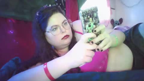 Siofra online show from February 2025 09:19:01 PM