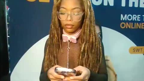 Snapshot of sipofsummer chatting on October 2025 05:19:02 PM  U M M E R online show from October 2025 05:19:02 PM