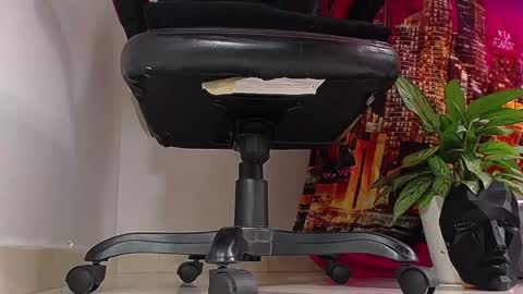 only foot                         worshipers here online show from December 2024 06:48:01 PM