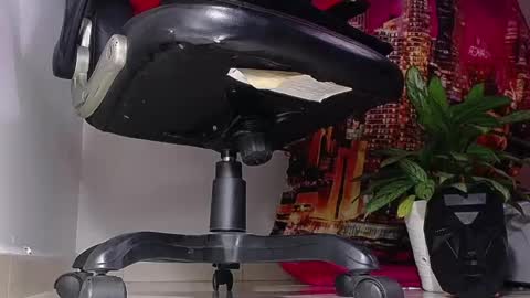 only foot                         worshipers here online show from December 2024 06:20:02 PM