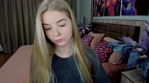 SirenaBloom online show from October 2025 10:30:01 AM