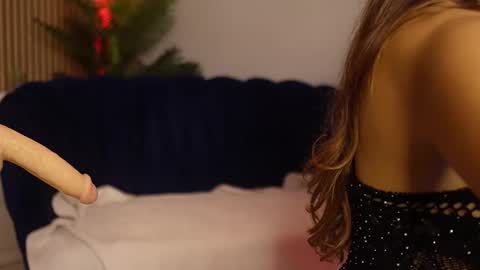 Snapshot of sisi_von_dee chatting on November 2025 08:51:01 PM Dee online show from November 2025 08:51:01 PM