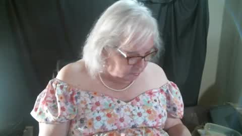 Sissy Diane online show from December 2024 02:00:01 PM