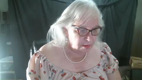 Sissy Diane online show from February 2025 02:00:02 PM