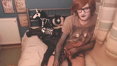 Snapshot of sissygothx chatting on February 2025 02:39:01 AM SissyGothx online show from February 2025 02:39:01 AM