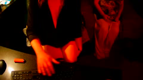 Snapshot of sissyred2314 chatting on September 2025 01:27:01 PM red online show from September 2025 01:27:01 PM