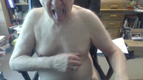 sjbottomboi online show from September 2025 05:04:02 PM