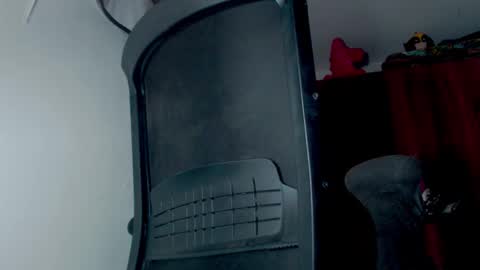 Snapshot of skateboy444 chatting on October 2025 03:06:02 AM king online show from October 2025 03:06:02 AM