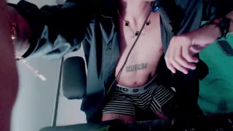 Snapshot of skateboy444 chatting on November 2025 04:56:01 AM king online show from November 2025 04:56:01 AM