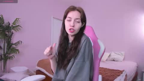 Snapshot of skelerata chatting on October 2025 01:05:01 AM Emily online show from October 2025 01:05:01 AM