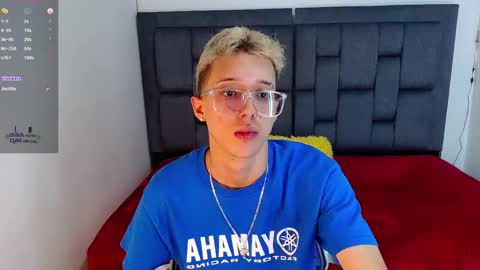 Snapshot of skinny_bigcock20 chatting on November 2025 08:21:01 PM skinny_bigcock20 online show from November 2025 08:21:01 PM