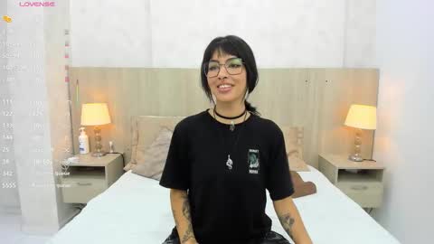 Emily Rojas online show from September 2025 07:30:01 PM