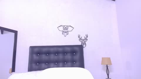 Snapshot of skinny_hottie18 chatting on January 2025 01:47:02 PM skinny_hottie18 online show from January 2025 01:47:02 PM