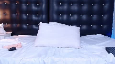 Snapshot of skinny_hottie18 chatting on January 2025 11:02:01 PM skinny_hottie18 online show from January 2025 11:02:01 PM