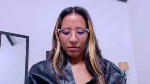 Snapshot of skinny_hottie18 chatting on February 2025 04:58:01 PM skinny_hottie18 online show from February 2025 04:58:01 PM