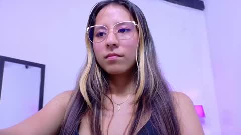 Snapshot of skinny_hottie18 chatting on February 2025 01:49:02 PM skinny_hottie18 online show from February 2025 01:49:02 PM