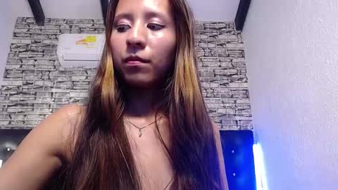 Snapshot of skinny_hottie18 chatting on February 2025 09:01:02 PM skinny_hottie18 online show from February 2025 09:01:02 PM