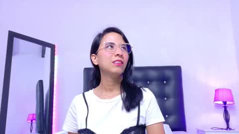 Snapshot of skinny_hottie18 chatting on September 2025 01:22:01 PM skinny_hottie18 online show from September 2025 01:22:01 PM