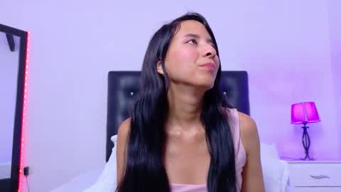 Snapshot of skinny_hottie18 chatting on October 2025 02:18:01 PM skinny_hottie18 online show from October 2025 02:18:01 PM