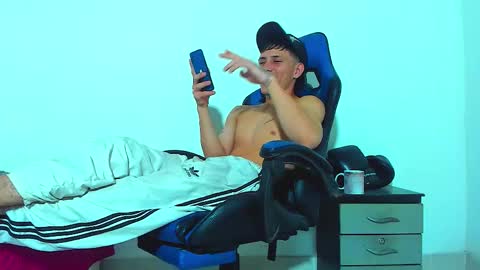 Snapshot of skinny_marked chatting on December 2025 04:42:02 AM skinny marked online show from December 2025 04:42:02 AM