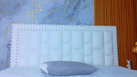 Mariah Black  online show from September 2025 01:38:01 PM