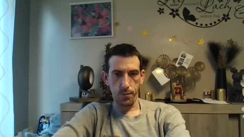 Snapshot of skinnybigcock2 chatting on December 2024 08:38:02 AM SkinnyBigCock2 online show from December 2024 08:38:02 AM