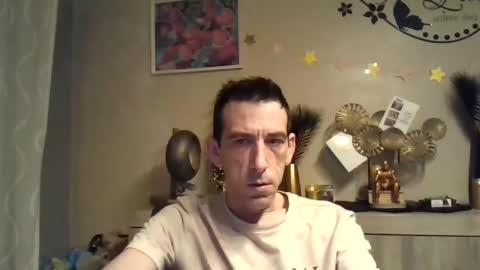 Snapshot of skinnybigcock2 chatting on December 2024 04:46:01 AM SkinnyBigCock2 online show from December 2024 04:46:01 AM