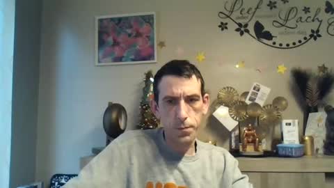 Snapshot of skinnybigcock2 chatting on December 2024 09:40:02 AM SkinnyBigCock2 online show from December 2024 09:40:02 AM